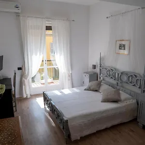 Appartement Beautiful Floral On Navigli Milan