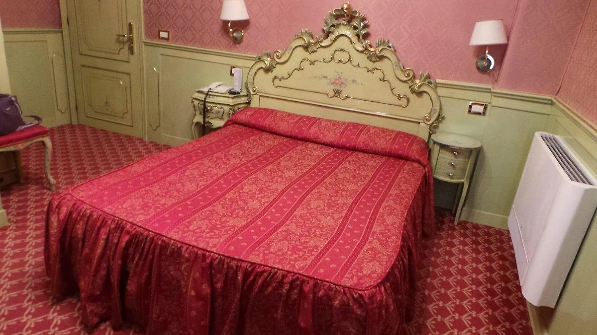 Hotel Torino Venice 3*,