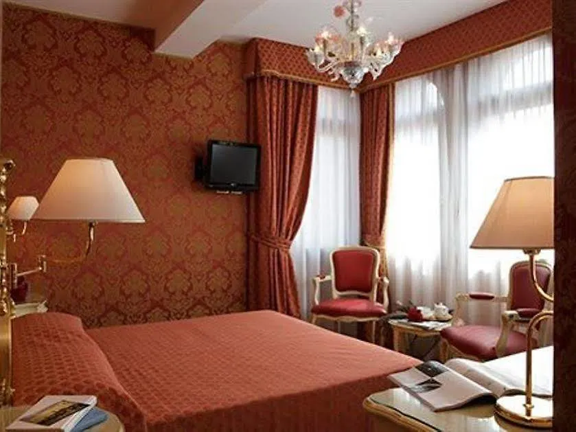 Hotel Torino Venice 3*,  Italy