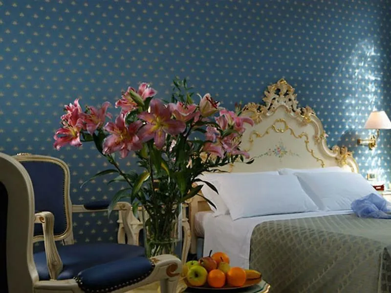 Hotel Torino Venice 3*,  Italy